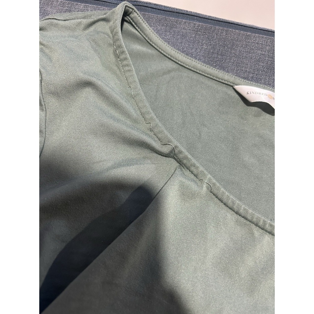 Kindred Bravely Olive Green Women's Nursing Long Sleeve Shirt Size Medium - Picture 4 of 7